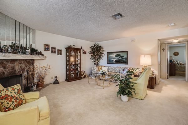 05 Living Room.jpg